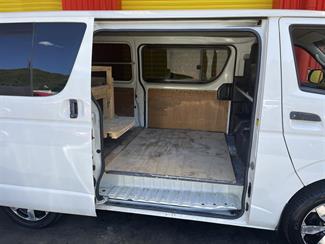 2012 Toyota Hiace - Thumbnail