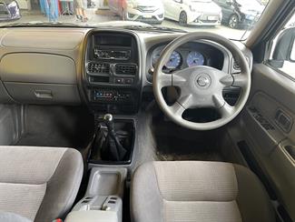 2006 Nissan Navara - Thumbnail