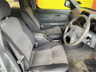 2006 Nissan Navara - Thumbnail