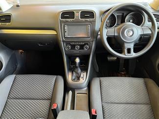 2011 Volkswagen Golf - Thumbnail
