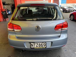 2011 Volkswagen Golf - Thumbnail