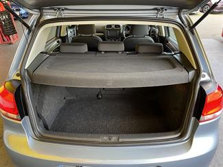 2011 Volkswagen Golf - Thumbnail