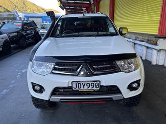 2015 Mitsubishi challenger - Thumbnail