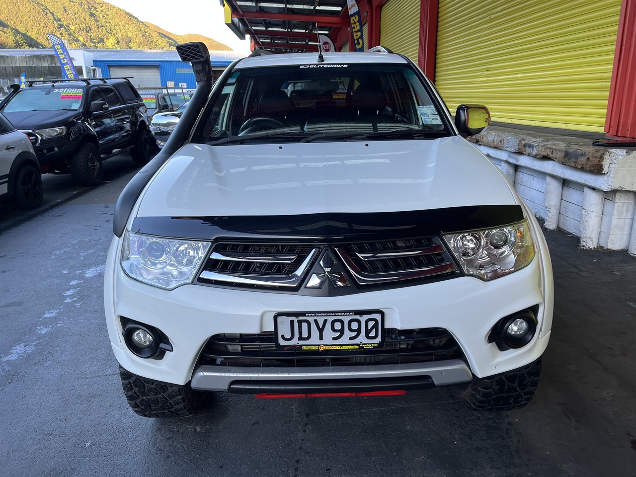 2015 Mitsubishi challenger