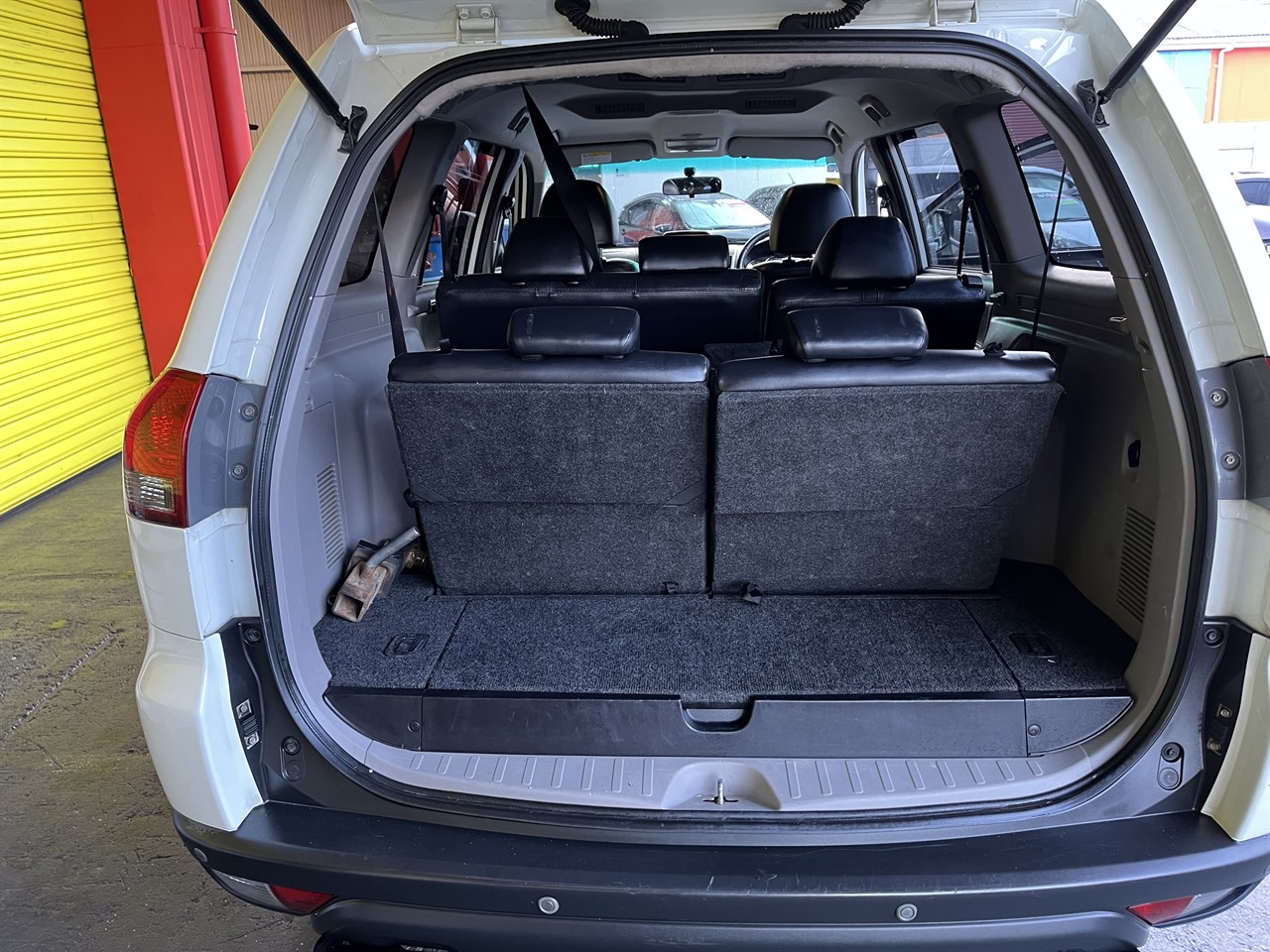 2015 Mitsubishi challenger