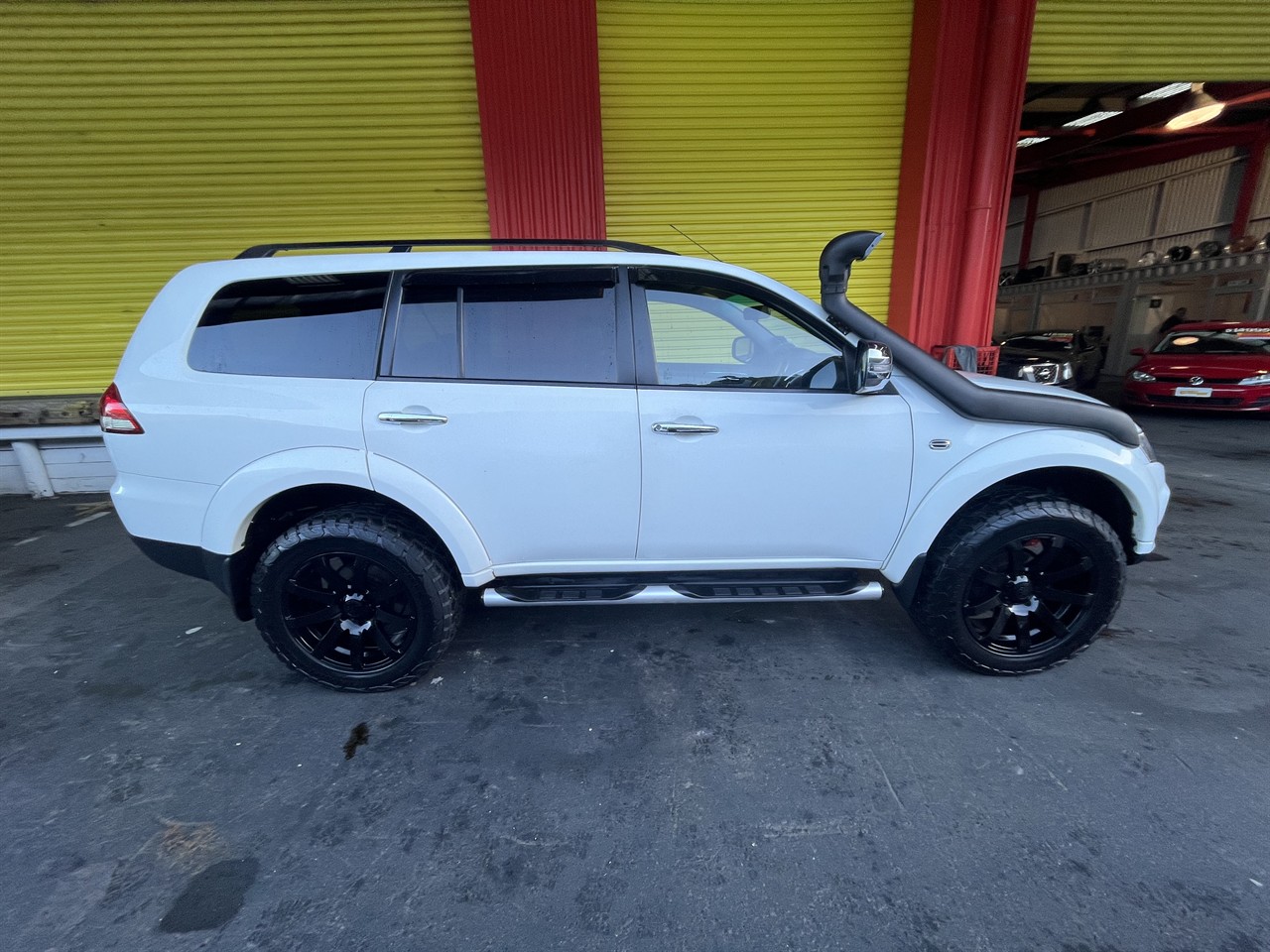 2015 Mitsubishi challenger