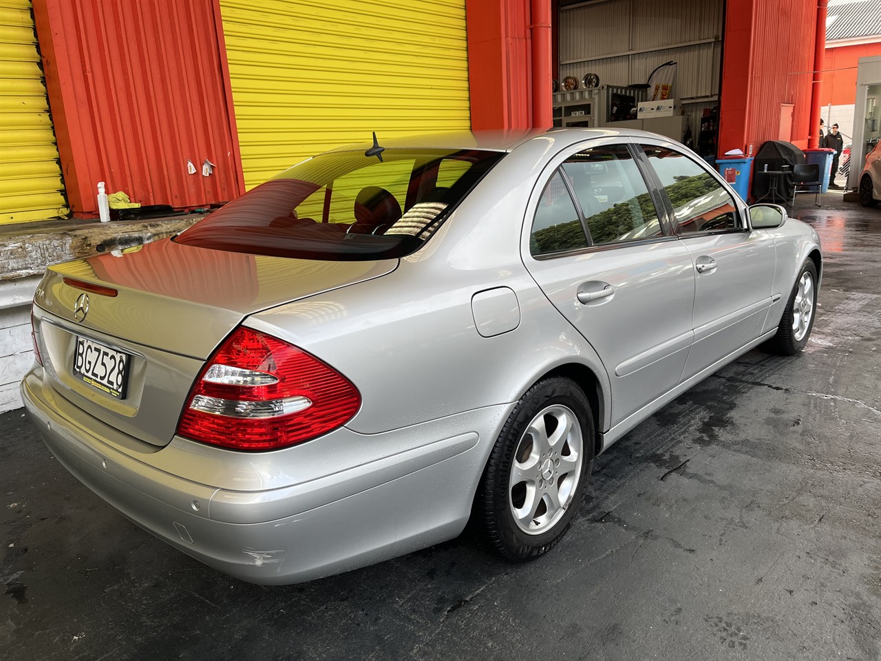 2003 Mercedes-Benz E