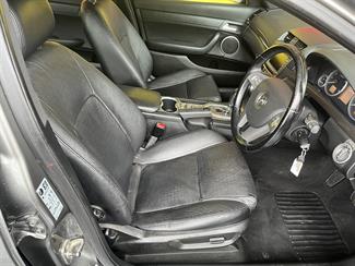 2010 Holden Commodore - Thumbnail