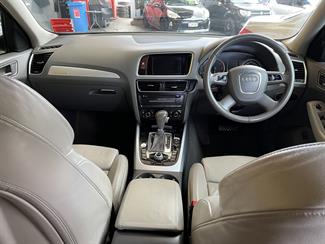 2010 Audi Q5 - Thumbnail