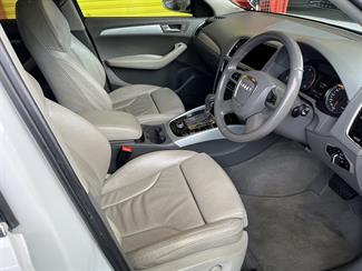 2010 Audi Q5 - Thumbnail