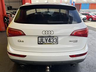 2010 Audi Q5 - Thumbnail