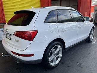2010 Audi Q5 - Thumbnail