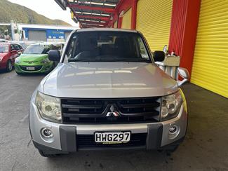 2006 Mitsubishi Pajero - Thumbnail