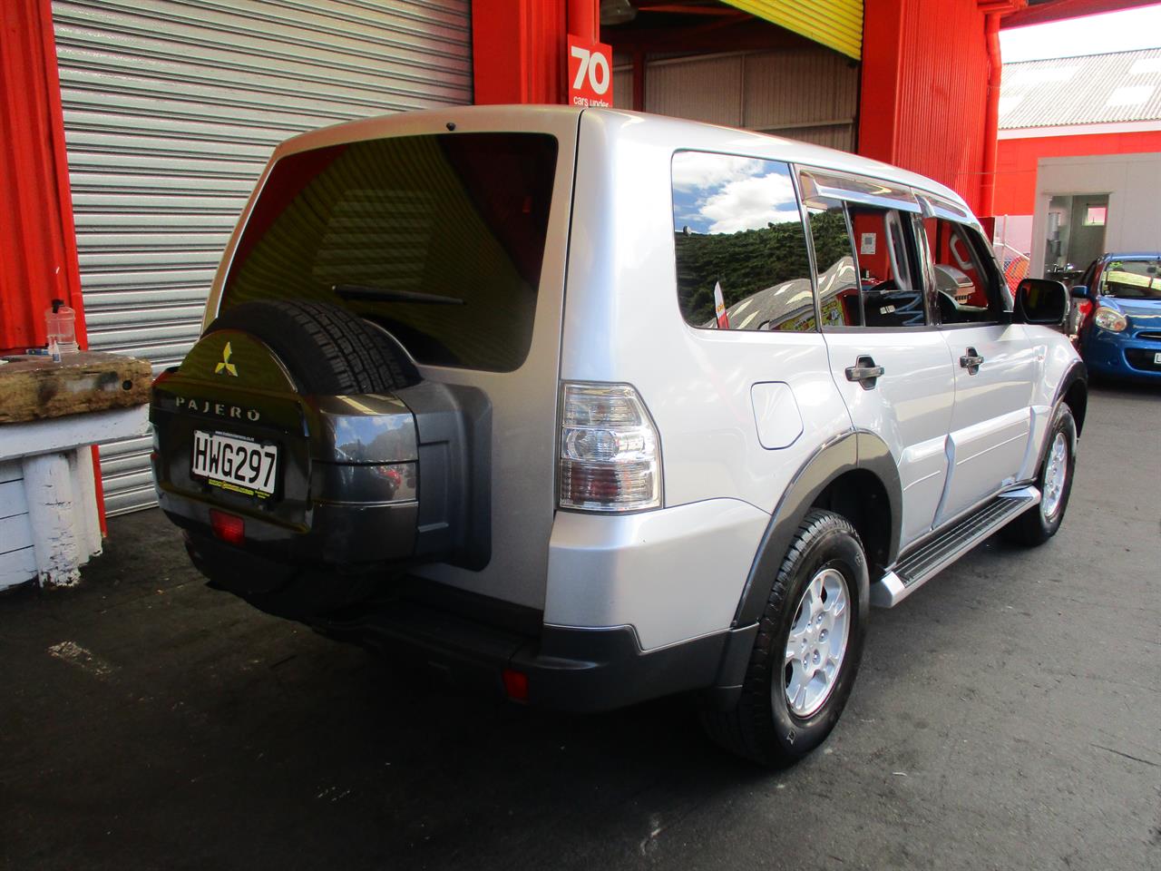 2006 Mitsubishi Pajero