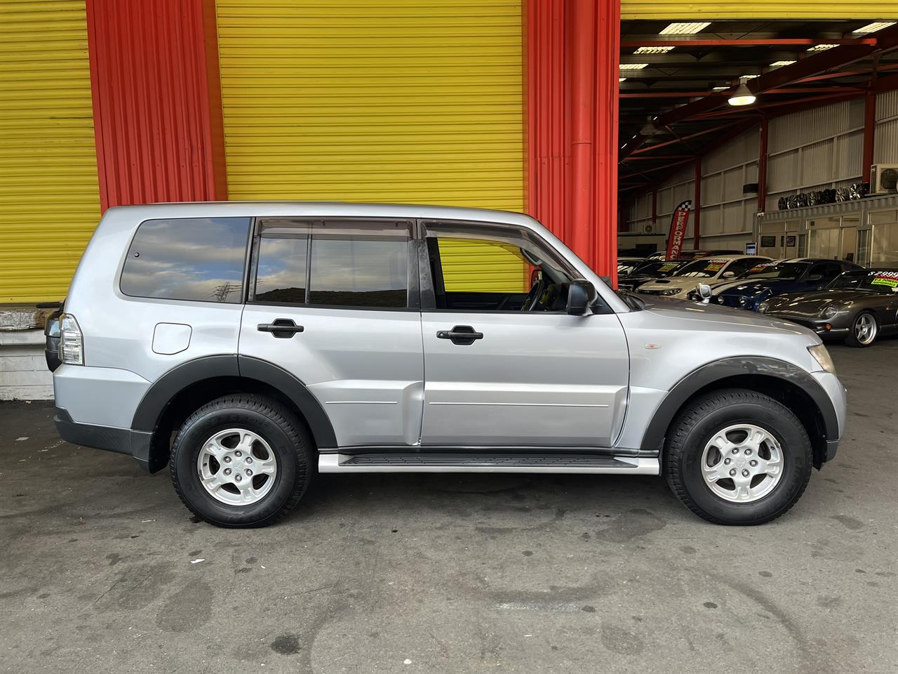 2006 Mitsubishi Pajero