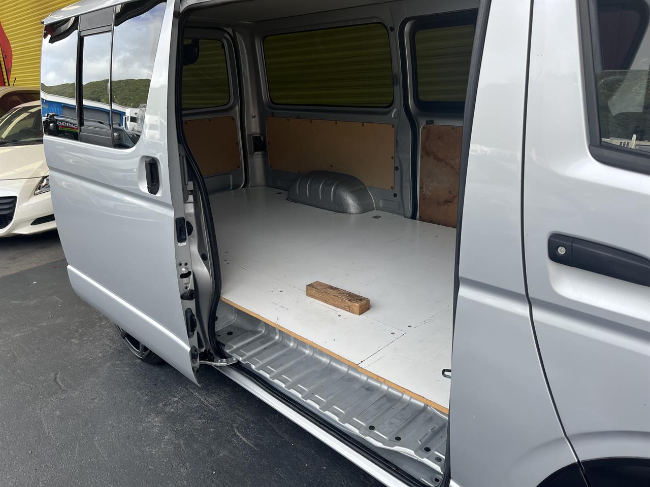 2005 Toyota Hiace