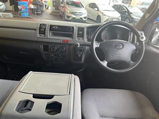 2005 Toyota Hiace - Thumbnail