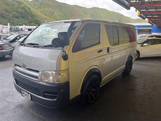 2005 Toyota Hiace - Thumbnail