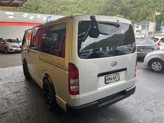 2005 Toyota Hiace - Thumbnail