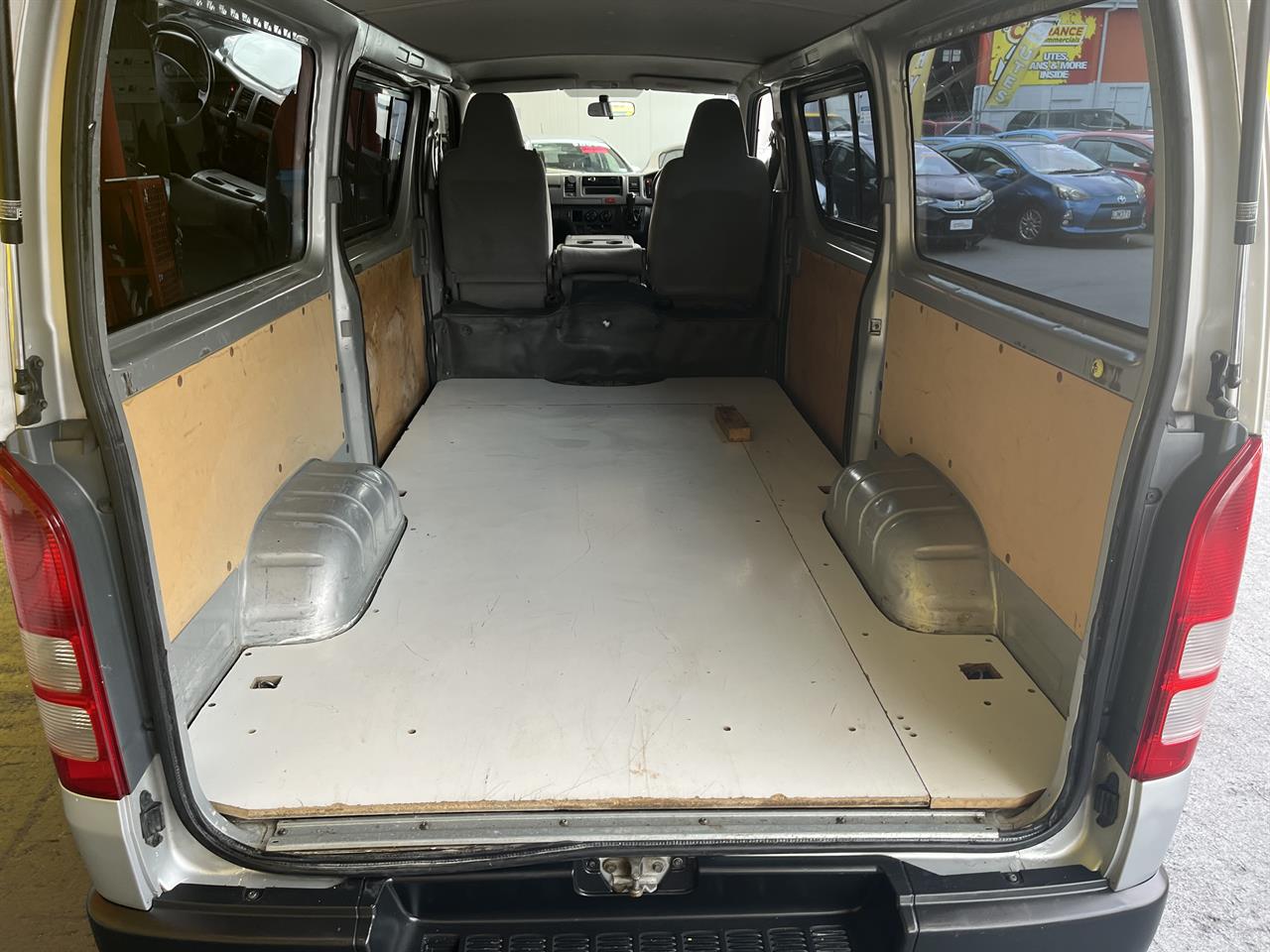 2005 Toyota Hiace