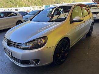 2009 Volkswagen Golf - Thumbnail