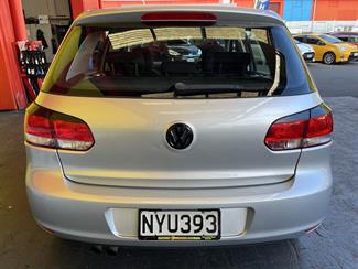 2009 Volkswagen Golf - Thumbnail