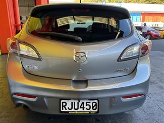 2010 Mazda Axela - Thumbnail