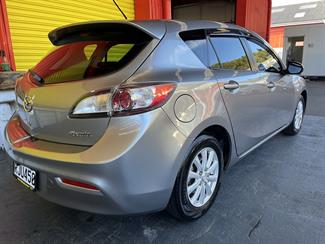 2010 Mazda Axela - Thumbnail