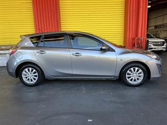 2010 Mazda Axela - Thumbnail