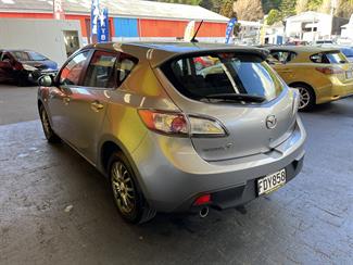 2009 Mazda Axela - Thumbnail