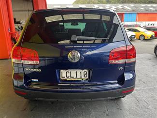 2005 Volkswagen Touareg - Thumbnail