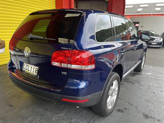 2005 Volkswagen Touareg - Thumbnail