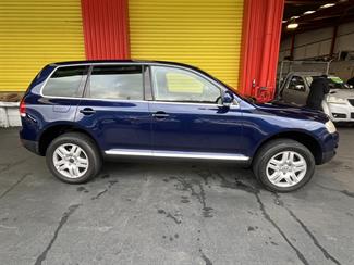 2005 Volkswagen Touareg - Thumbnail