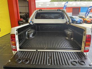 2005 Toyota Hilux - Thumbnail