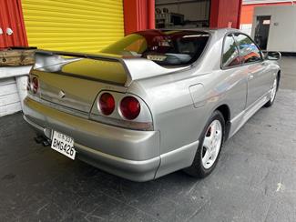 1996 Nissan Skyline - Thumbnail