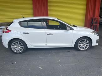 2015 Renault Megane - Thumbnail