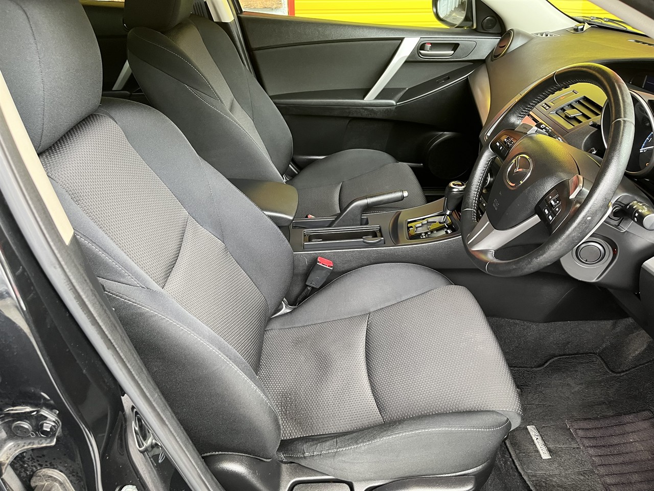 2013 Mazda Axela