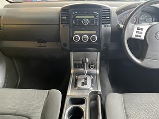 2011 Nissan Navara - Thumbnail
