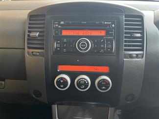 2011 Nissan Navara - Thumbnail