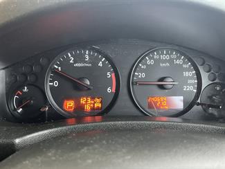 2011 Nissan Navara - Thumbnail