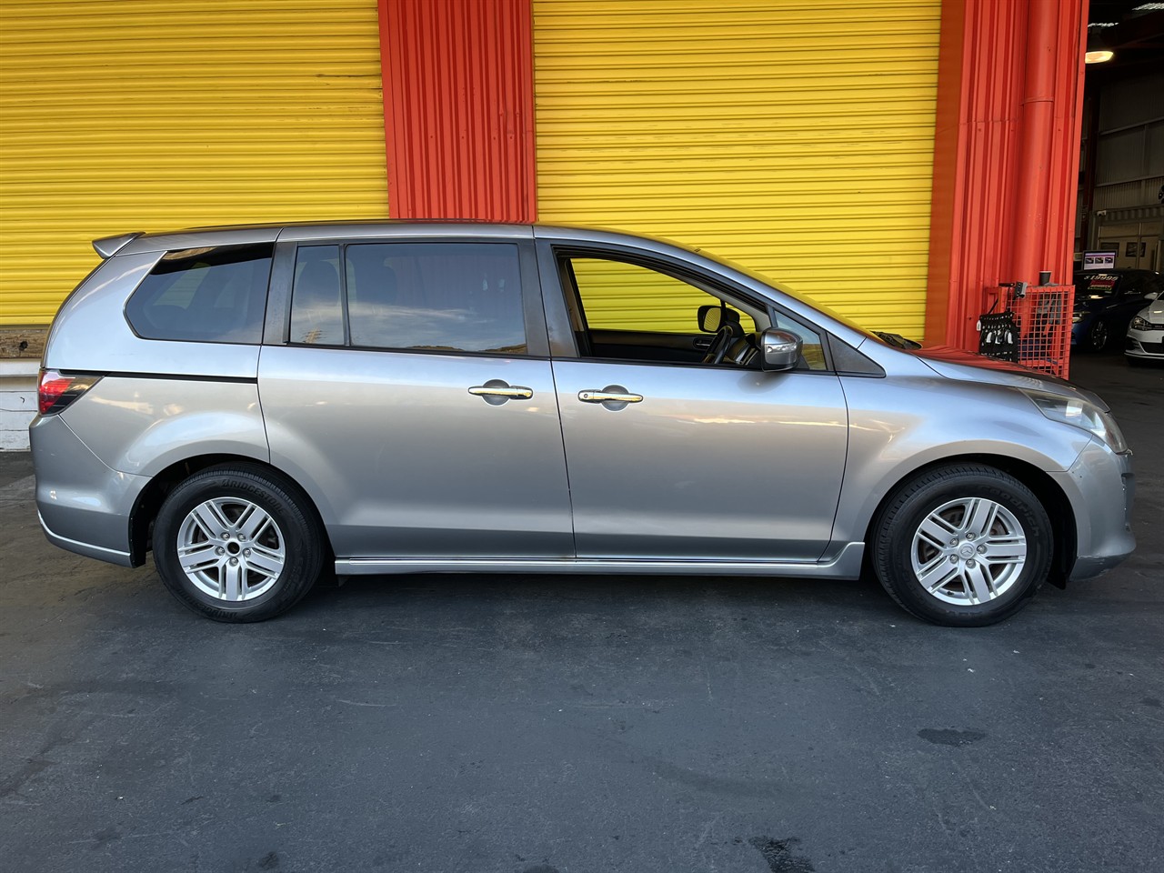 2012 Mazda MPV