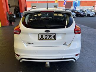 2016 Ford Focus - Thumbnail