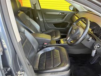 2012 Volkswagen Passat - Thumbnail