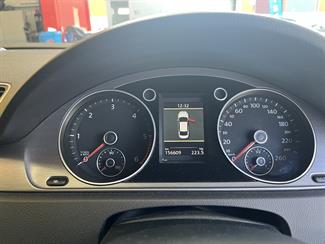 2012 Volkswagen Passat - Thumbnail