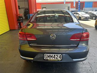 2012 Volkswagen Passat - Thumbnail