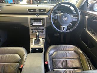 2012 Volkswagen Passat - Thumbnail