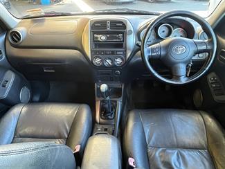 2005 Toyota RAV4 - Thumbnail
