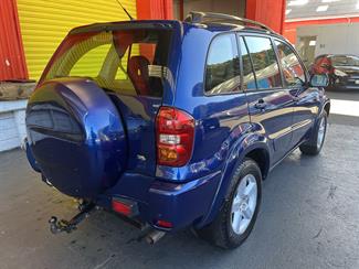 2005 Toyota RAV4 - Thumbnail