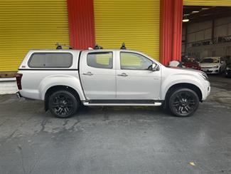 2016 Isuzu D-Max - Thumbnail