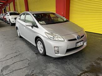 2011 Toyota Prius - Thumbnail